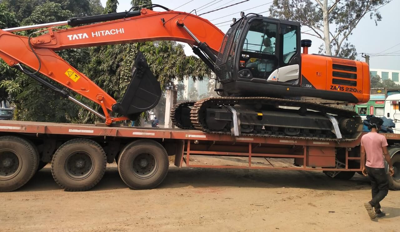 New Hitachi ZX220 LC tracked excavator - Гусеничний екскаватор: фото 4 New Hitachi ZX220 LC tracked excavator - Гусеничний екскаватор: фото 4