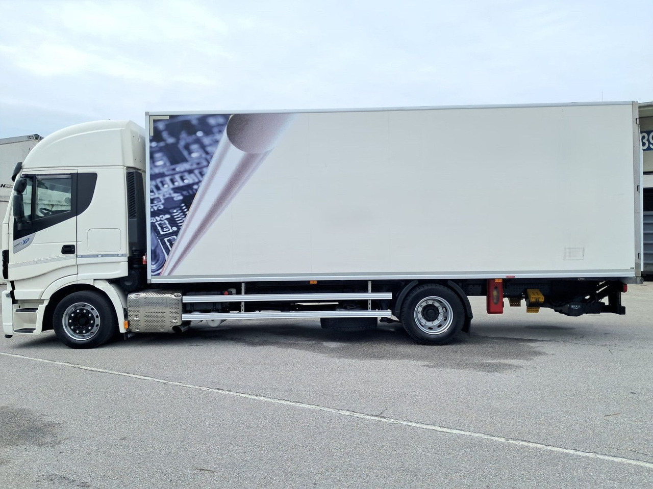 Iveco Stralis 460 Kühlkoffer | LBW | Klima | Retar - Рефрижератор вантажівка: фото 4 Iveco Stralis 460 Kühlkoffer | LBW | Klima | Retar - Рефрижератор вантажівка: фото 4