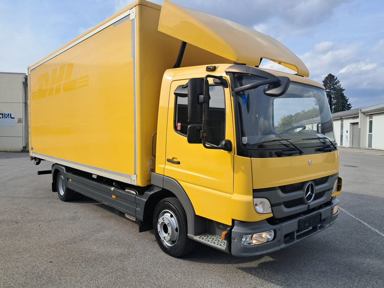 MERCEDES-BENZ ATEGO 8 16 Koffer mit LBW | Schalter | EZ 2013 - Вантажівка з закритим кузовом: фото 2 MERCEDES-BENZ ATEGO 8 16 Koffer mit LBW | Schalter | EZ 2013 - Вантажівка з закритим кузовом: фото 2