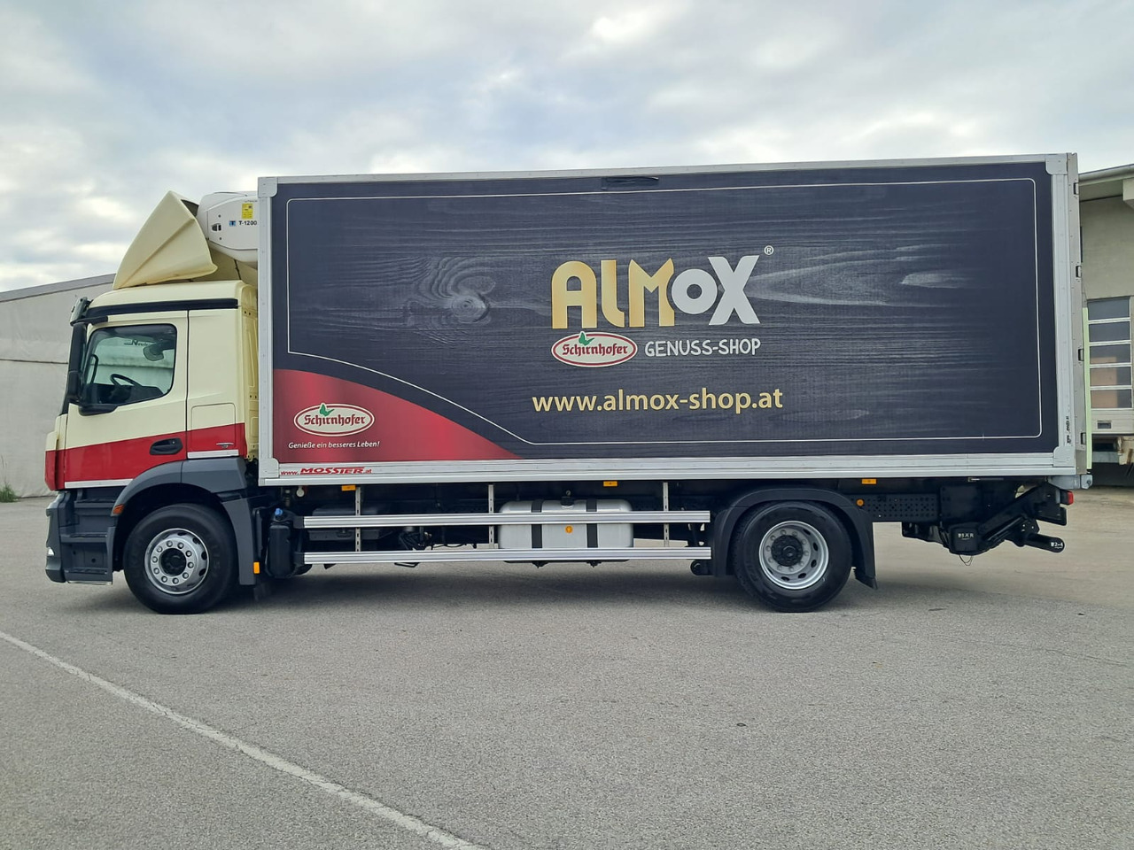 MERCEDES-BENZ Antos 1833 Kühlkoffer LBW | Standheizung | Euro 6 - Рефрижератор вантажівка: фото 4 MERCEDES-BENZ Antos 1833 Kühlkoffer LBW | Standheizung | Euro 6 - Рефрижератор вантажівка: фото 4