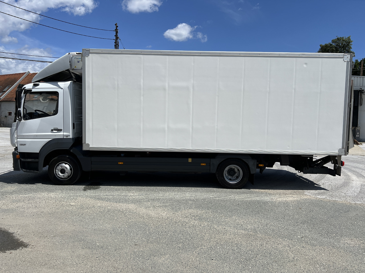 MERCEDES-BENZ Mercedes-Benz Atego 1221 Kühlkoffer mit LBW | EZ 2016 | | Klima | Tempomat | Diff. Hinterachse - Рефрижератор вантажівка: фото 3 MERCEDES-BENZ Mercedes-Benz Atego 1221 Kühlkoffer mit LBW | EZ 2016 | | Klima | Tempomat | Diff. Hinterachse - Рефрижератор вантажівка: фото 3