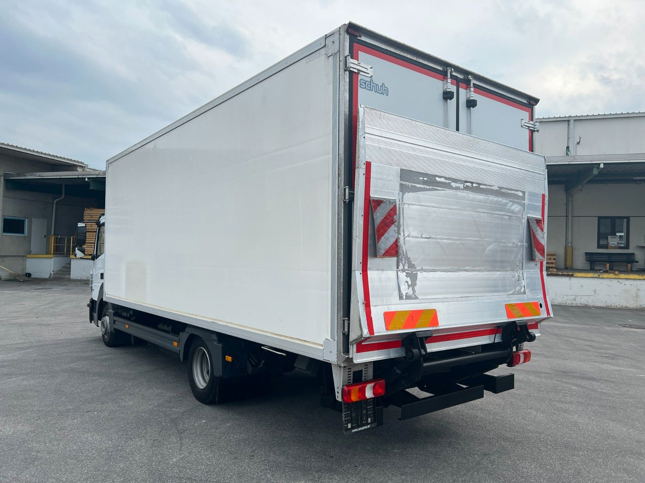 Mercedes-Benz Atego 8.21 Kühlkoffer LBW | Klima | Tempo | Dif - Рефрижератор вантажівка: фото 4 Mercedes-Benz Atego 8.21 Kühlkoffer LBW | Klima | Tempo | Dif - Рефрижератор вантажівка: фото 4