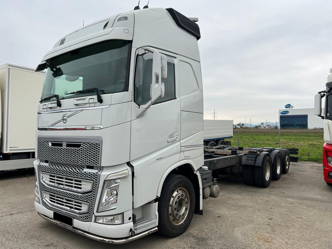 VOLVO FH 540 8x4 Fahrgestell - Вантажівка шасі: фото 1 VOLVO FH 540 8x4 Fahrgestell - Вантажівка шасі: фото 1