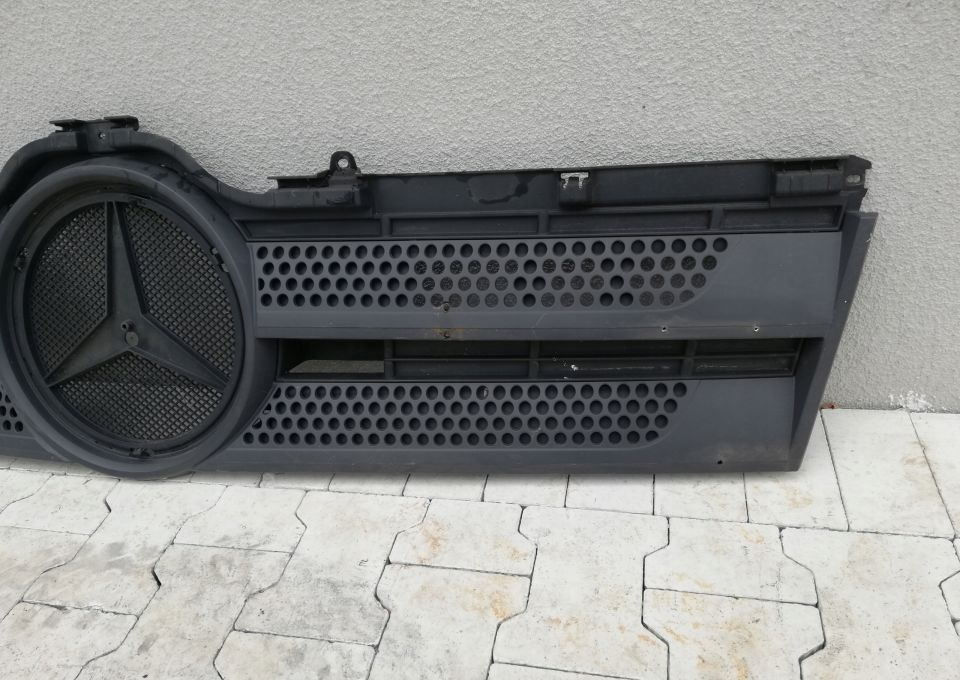ATRAPA GRILL MERCEDES ACTROS MP4 ORYGINAŁ - Решітка радіатора в категорії Вантажівки: фото 3 ATRAPA GRILL MERCEDES ACTROS MP4 ORYGINAŁ - Решітка радіатора в категорії Вантажівки: фото 3