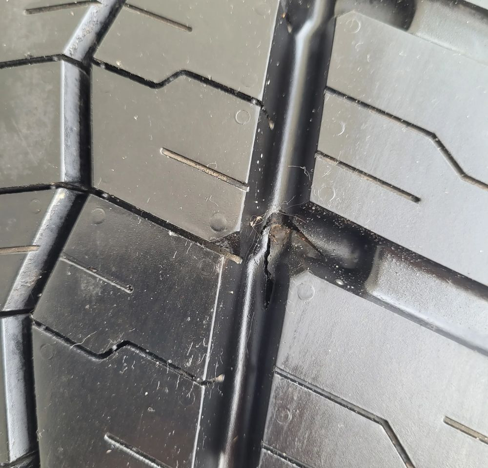 BRIDGESTON ECOPIA H DRIVE 295/60R22.5 2023R - Шина в категорії Вантажівки: фото 4 BRIDGESTON ECOPIA H DRIVE 295/60R22.5 2023R - Шина в категорії Вантажівки: фото 4