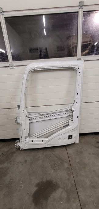DRZWI MERCEDES ACTROS MP4 PRAWE MALA TAPICERKA - Двері та запчастини: фото 4 DRZWI MERCEDES ACTROS MP4 PRAWE MALA TAPICERKA - Двері та запчастини: фото 4