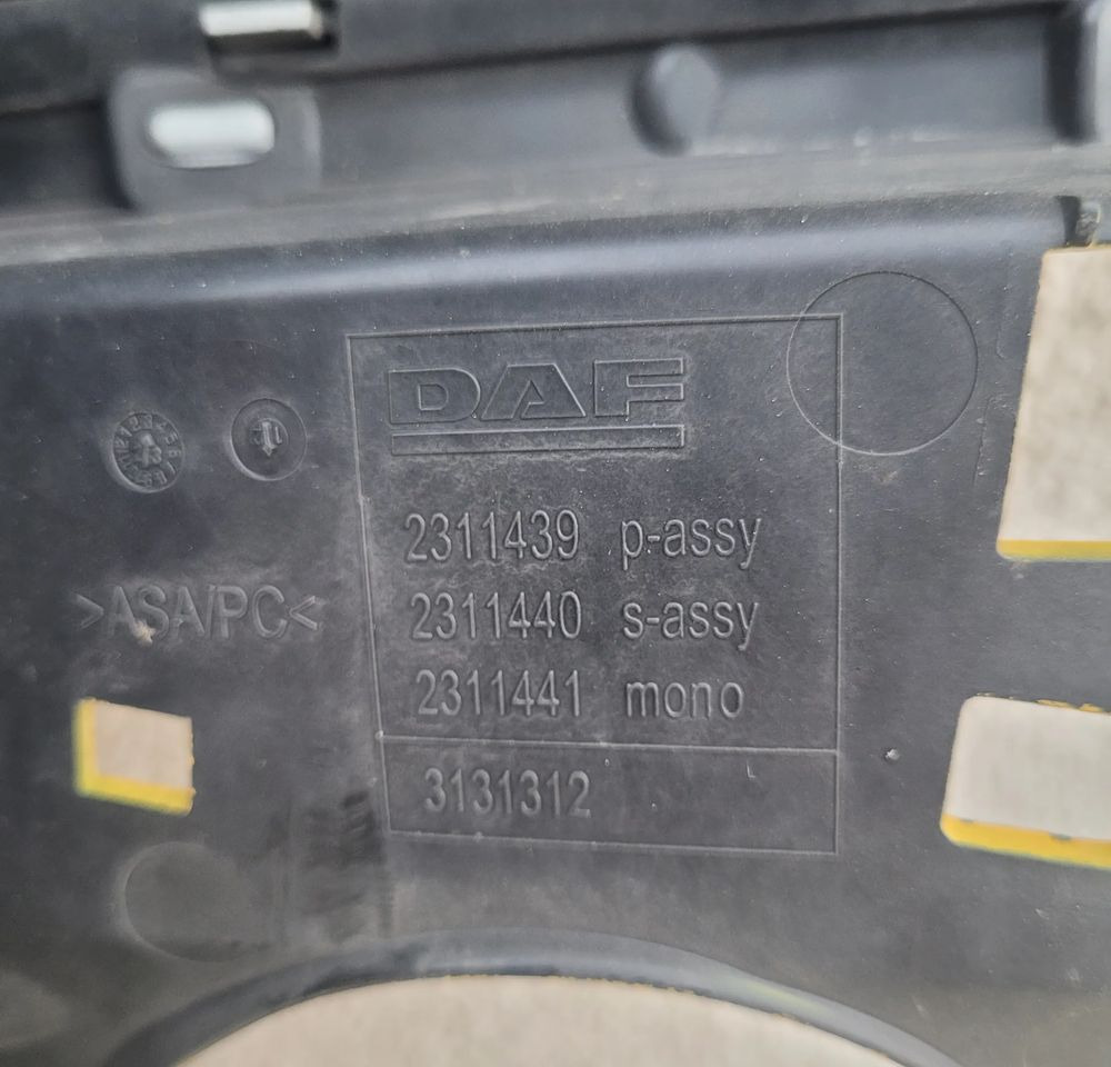 GRILL DAF XG ORYGINAŁ USZKODZONA 2311439 CHWALIM116 - Решітка радіатора в категорії Вантажівки: фото 4 GRILL DAF XG ORYGINAŁ USZKODZONA 2311439 CHWALIM116 - Решітка радіатора в категорії Вантажівки: фото 4