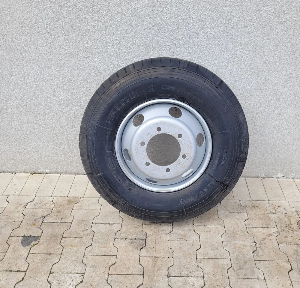 KOŁO 9.5 R 17.5 XZA MICHELIN - Шини і диски в категорії Вантажівки: фото 1 KOŁO 9.5 R 17.5 XZA MICHELIN - Шини і диски в категорії Вантажівки: фото 1