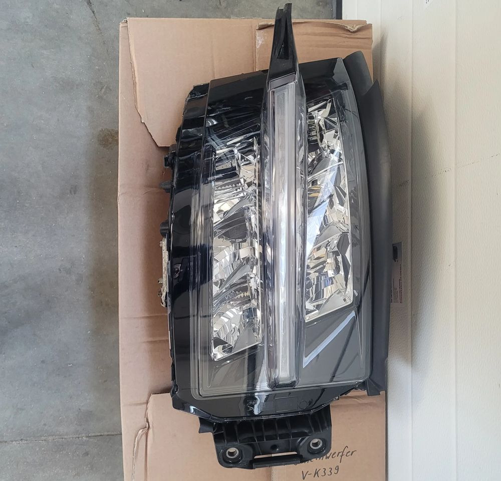 LAMPA LED RENAULT RANGE T GAMA EVO ORYGINAŁ RH L351645 CHWALIM116 - Кузов і екстер'єр в категорії Вантажівки: фото 1 LAMPA LED RENAULT RANGE T GAMA EVO ORYGINAŁ RH L351645 CHWALIM116 - Кузов і екстер'єр в категорії Вантажівки: фото 1