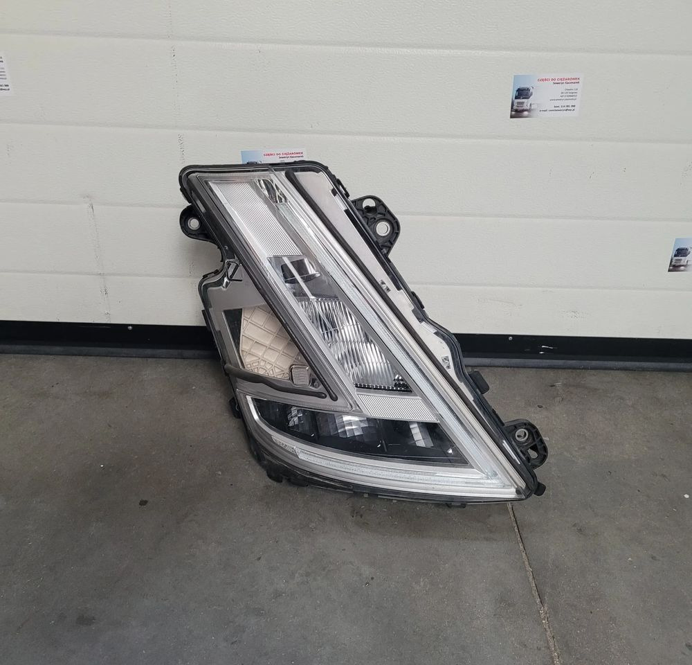 LAMPA LED RH. VOLVO FH5 23752678 ORYGINAŁ CHWALIM116 - Світло/ Освітлення в категорії Вантажівки: фото 1 LAMPA LED RH. VOLVO FH5 23752678 ORYGINAŁ CHWALIM116 - Світло/ Освітлення в категорії Вантажівки: фото 1
