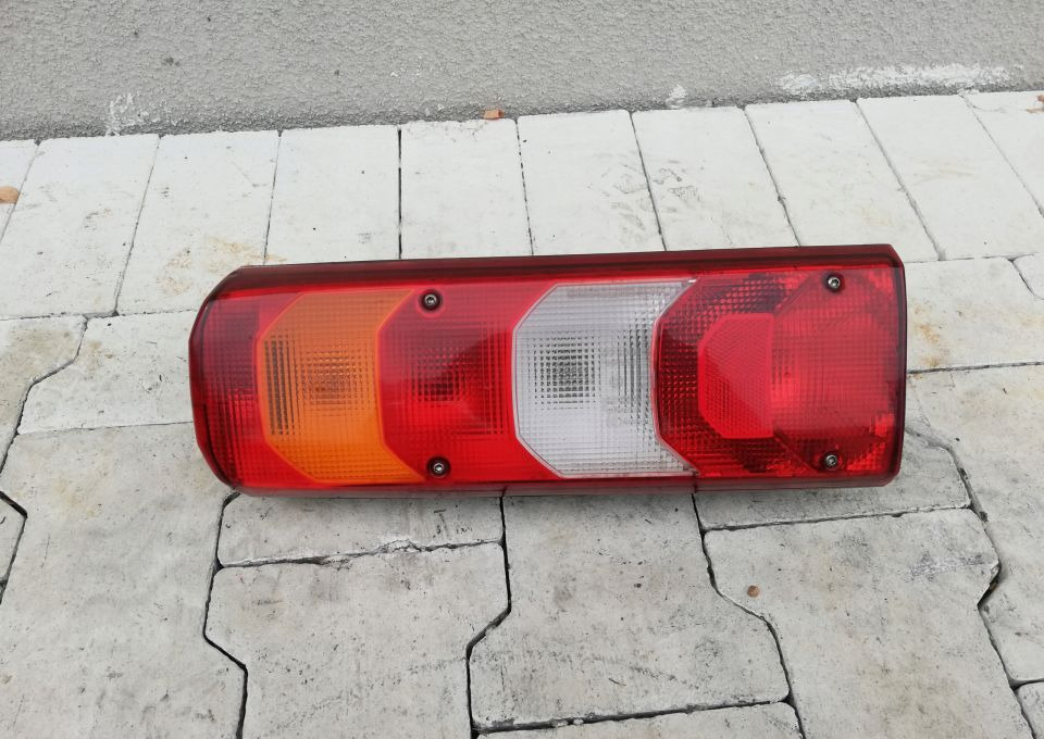 LAMPA TYLNA MERCEDES ACTROS MP4 - Задній ліхтар в категорії Вантажівки: фото 1 LAMPA TYLNA MERCEDES ACTROS MP4 - Задній ліхтар в категорії Вантажівки: фото 1