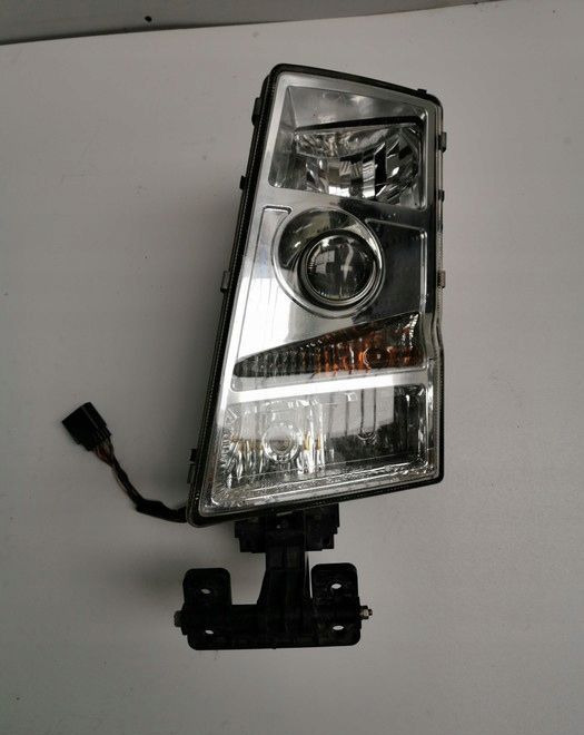 LAMPA VOLVO FH12 fh13 ORYGINAŁ LEWA - Передня фара в категорії Вантажівки: фото 1 LAMPA VOLVO FH12 fh13 ORYGINAŁ LEWA - Передня фара в категорії Вантажівки: фото 1