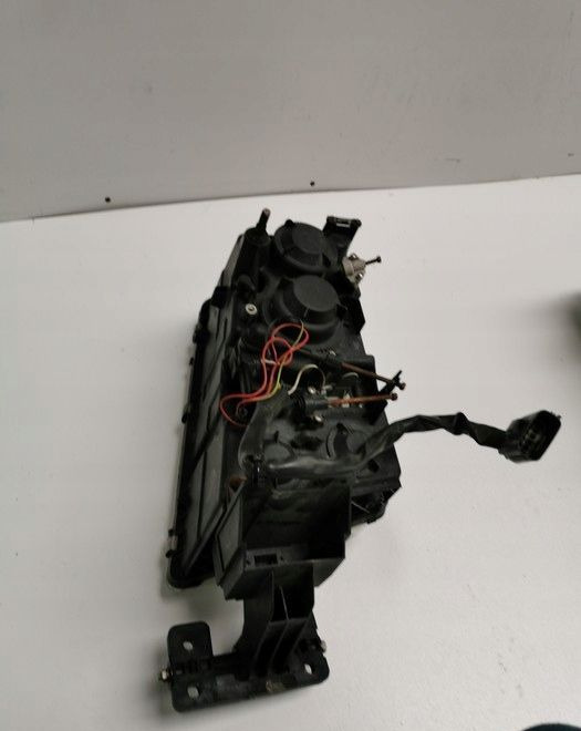 LAMPA VOLVO FH12 fh13 ORYGINAŁ PRAWA - Передня фара в категорії Вантажівки: фото 4 LAMPA VOLVO FH12 fh13 ORYGINAŁ PRAWA - Передня фара в категорії Вантажівки: фото 4