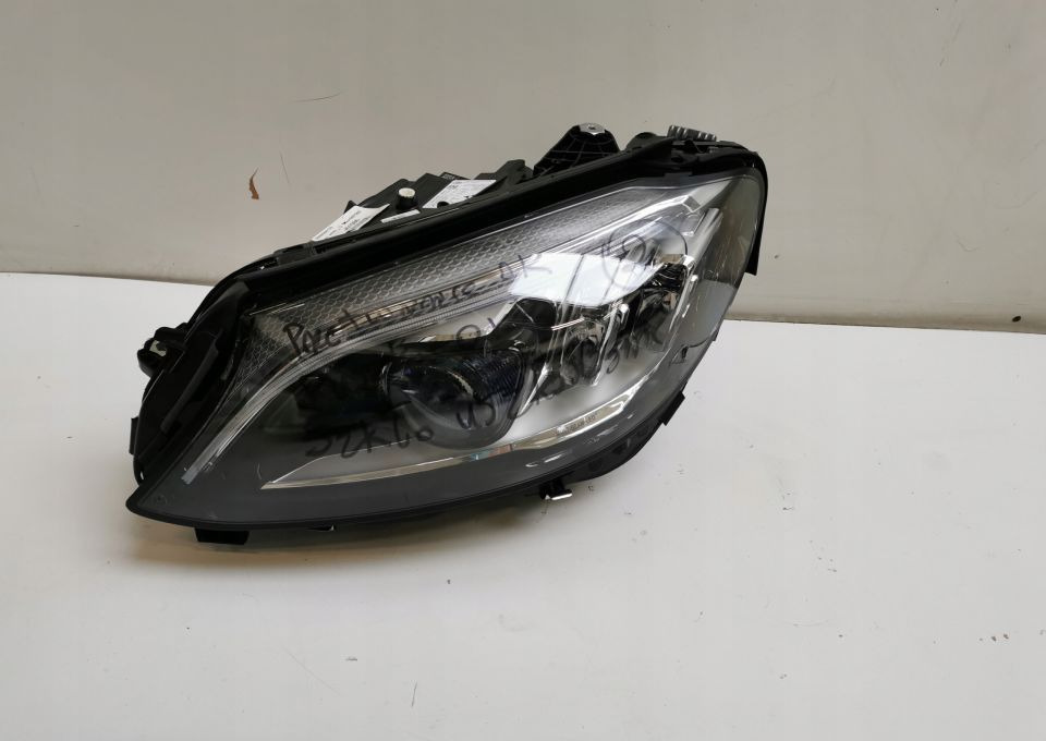 Lampa Mercedes c klasa - Світло/ Освітлення в категорії Вантажівки: фото 1 Lampa Mercedes c klasa - Світло/ Освітлення в категорії Вантажівки: фото 1
