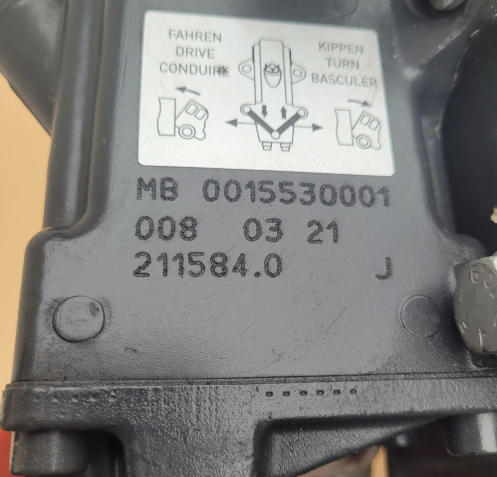 POMPKA PODNOSZENIA KABINY MERCEDES ATEGO NOWY ORYGINAŁ 0015530001 CHWALIM116 - Підвіска кабіни в категорії Вантажівки: фото 2 POMPKA PODNOSZENIA KABINY MERCEDES ATEGO NOWY ORYGINAŁ 0015530001 CHWALIM116 - Підвіска кабіни в категорії Вантажівки: фото 2