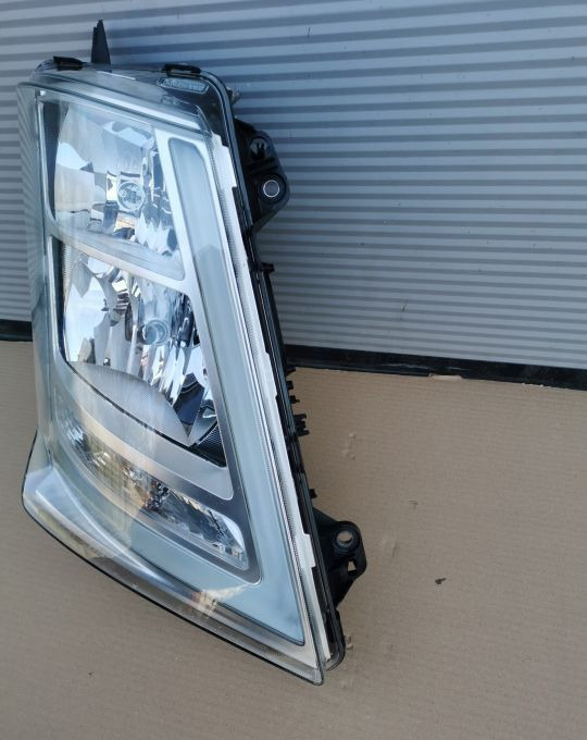 Volvo OE 22239217 reflektor lampa PRAWA ORYGINAL - Передня фара в категорії Вантажівки: фото 3 Volvo OE 22239217 reflektor lampa PRAWA ORYGINAL - Передня фара в категорії Вантажівки: фото 3
