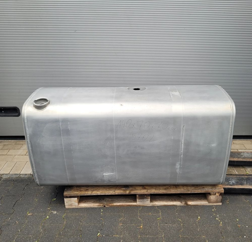 ZBIORNIK PALIWA VOLVO FH4 21516453 570L 140X70X70CM CHWALIM116 - Паливний бак в категорії Вантажівки: фото 1 ZBIORNIK PALIWA VOLVO FH4 21516453 570L 140X70X70CM CHWALIM116 - Паливний бак в категорії Вантажівки: фото 1