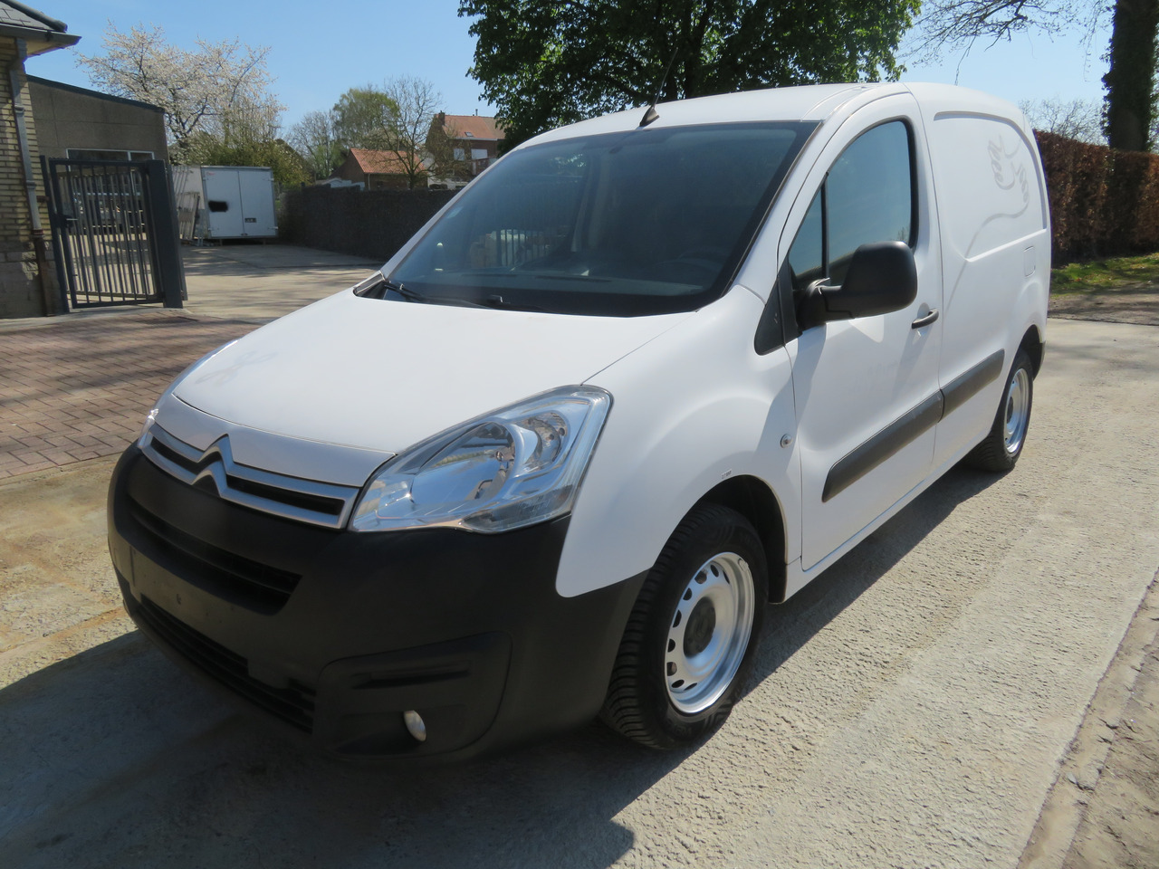 CITROËN Berlingo 1.6 BlueHDi CLUB - Суцільнометалевий фургон: фото 3 CITROËN Berlingo 1.6 BlueHDi CLUB - Суцільнометалевий фургон: фото 3