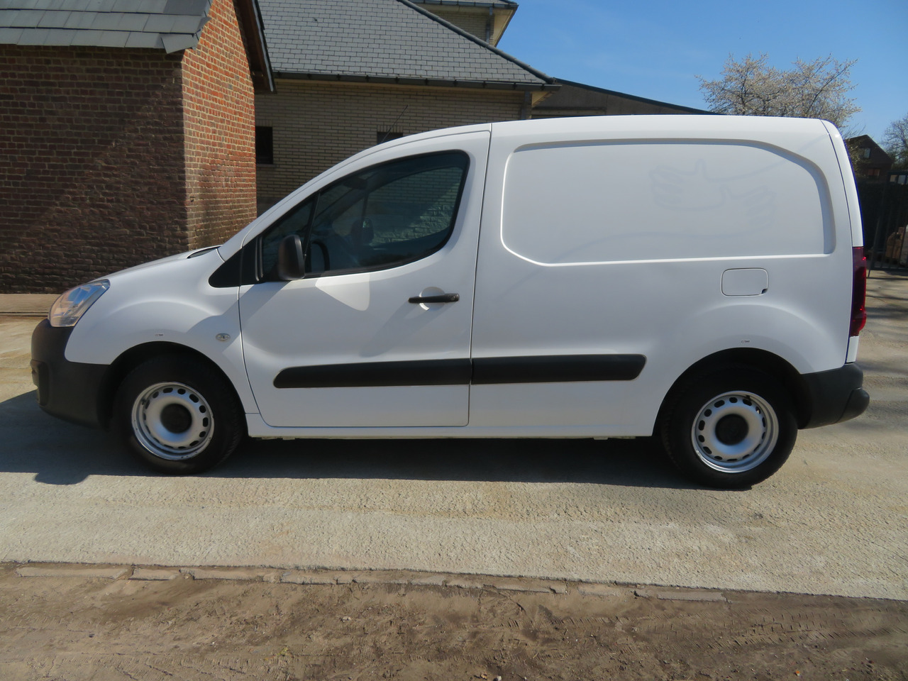 CITROËN Berlingo 1.6 BlueHDi CLUB - Суцільнометалевий фургон: фото 4 CITROËN Berlingo 1.6 BlueHDi CLUB - Суцільнометалевий фургон: фото 4