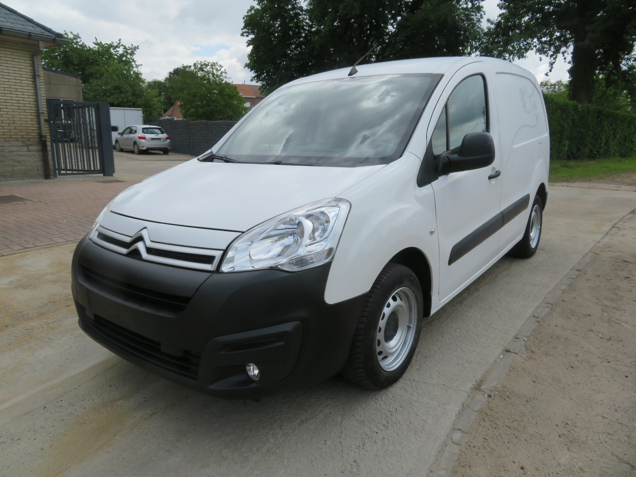 CITROËN Berlingo 1.6 BlueHDi CLUB - Суцільнометалевий фургон: фото 3 CITROËN Berlingo 1.6 BlueHDi CLUB - Суцільнометалевий фургон: фото 3