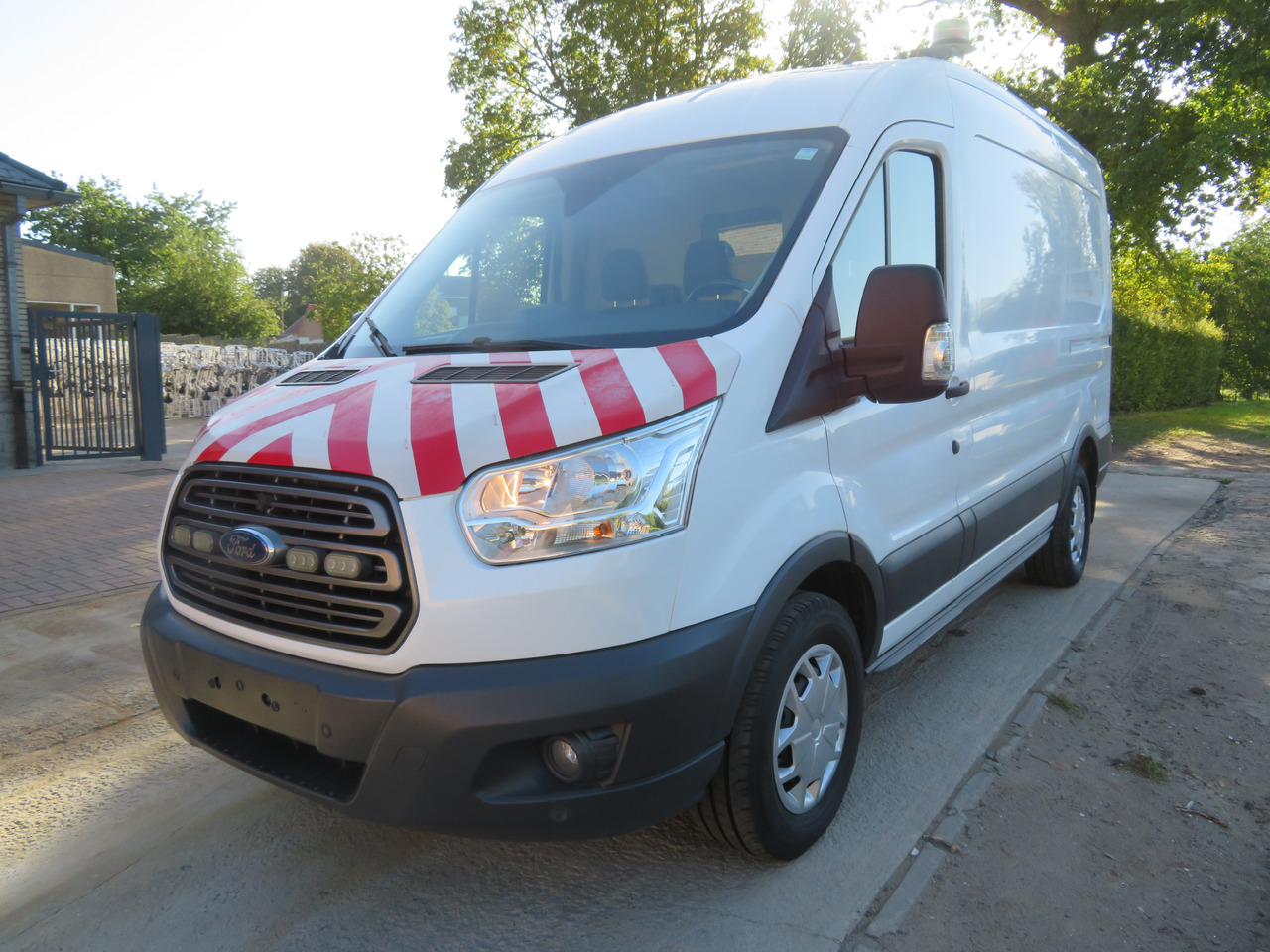 Ford Transit 2.0TDCi - Суцільнометалевий фургон: фото 3 Ford Transit 2.0TDCi - Суцільнометалевий фургон: фото 3