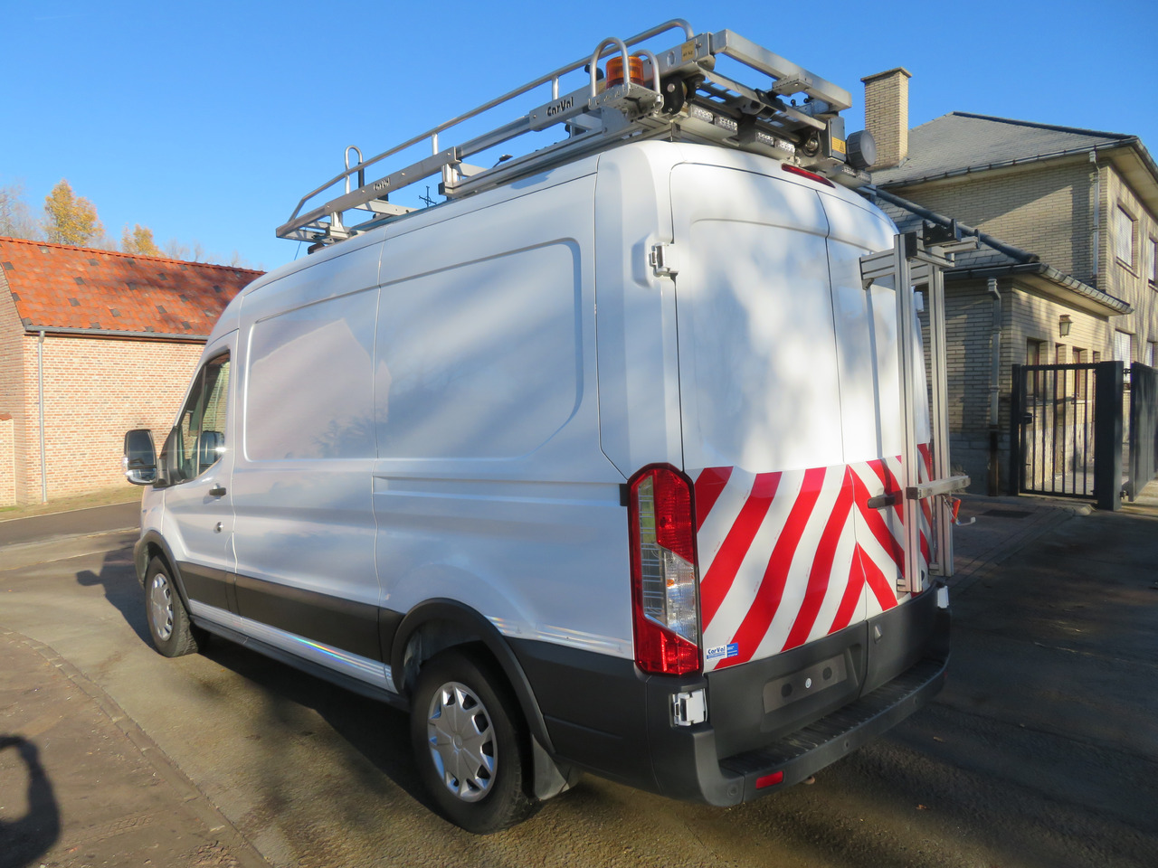 Ford Transit 2.0TDCi - L2H2 - Суцільнометалевий фургон: фото 5 Ford Transit 2.0TDCi - L2H2 - Суцільнометалевий фургон: фото 5