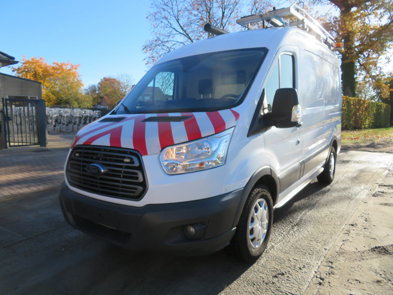 Ford Transit 2.0TDCi - L2H2 - Суцільнометалевий фургон: фото 3 Ford Transit 2.0TDCi - L2H2 - Суцільнометалевий фургон: фото 3