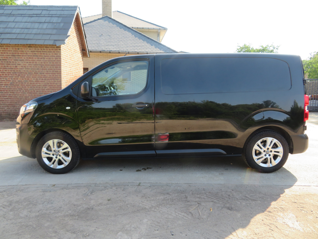 OPEL Vivaro 2.0 Turbo - L2H1 - Легковий фургон: фото 4 OPEL Vivaro 2.0 Turbo - L2H1 - Легковий фургон: фото 4