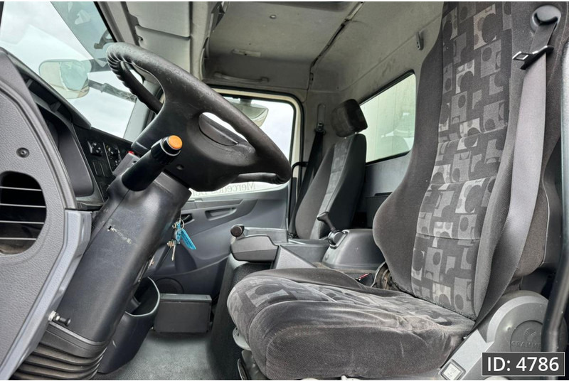 Mercedes-Benz Atego 1318 Day Cab, Euro 5, BDF / EPS automatic / DHOLLANDIA 2000KG - Контейнеровоз/ Змінний кузов вантажівка: фото 5 Mercedes-Benz Atego 1318 Day Cab, Euro 5, BDF / EPS automatic / DHOLLANDIA 2000KG - Контейнеровоз/ Змінний кузов вантажівка: фото 5