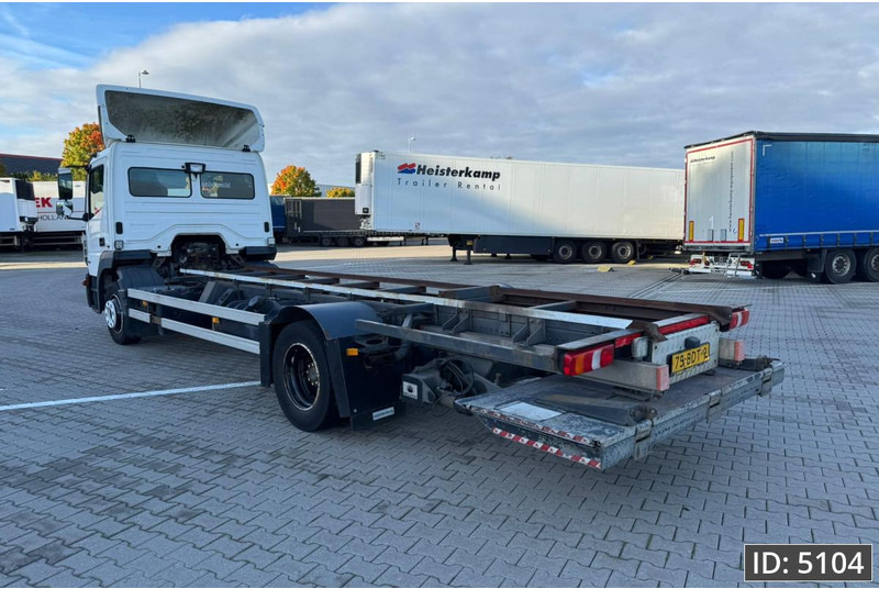 Mercedes-Benz Atego 1318 Day Cab, Euro 6, / BDF / DHOLLANDIA 2000KG - Контейнеровоз/ Змінний кузов вантажівка: фото 2 Mercedes-Benz Atego 1318 Day Cab, Euro 6, / BDF / DHOLLANDIA 2000KG - Контейнеровоз/ Змінний кузов вантажівка: фото 2