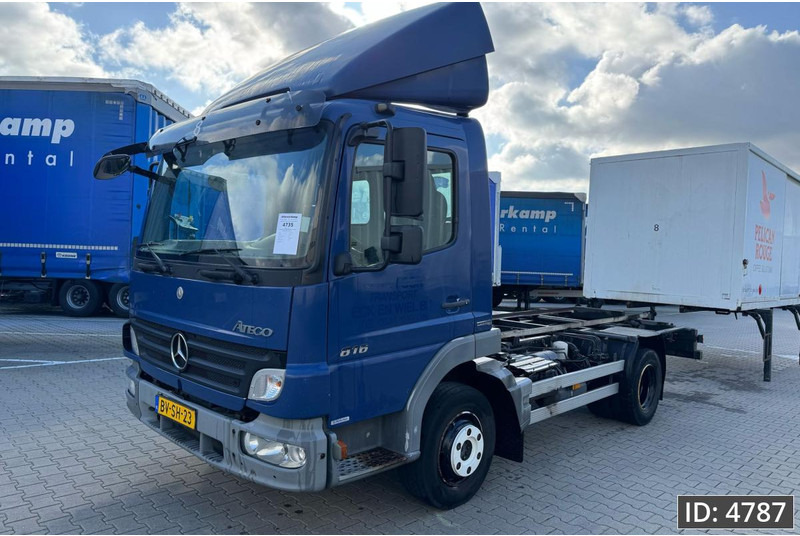 Mercedes-Benz Atego 816 Day Cab, Euro 5, BDF / EPS automatic / standklima / Hydraulic system - Контейнеровоз/ Змінний кузов вантажівка: фото 1 Mercedes-Benz Atego 816 Day Cab, Euro 5, BDF / EPS automatic / standklima / Hydraulic system - Контейнеровоз/ Змінний кузов вантажівка: фото 1