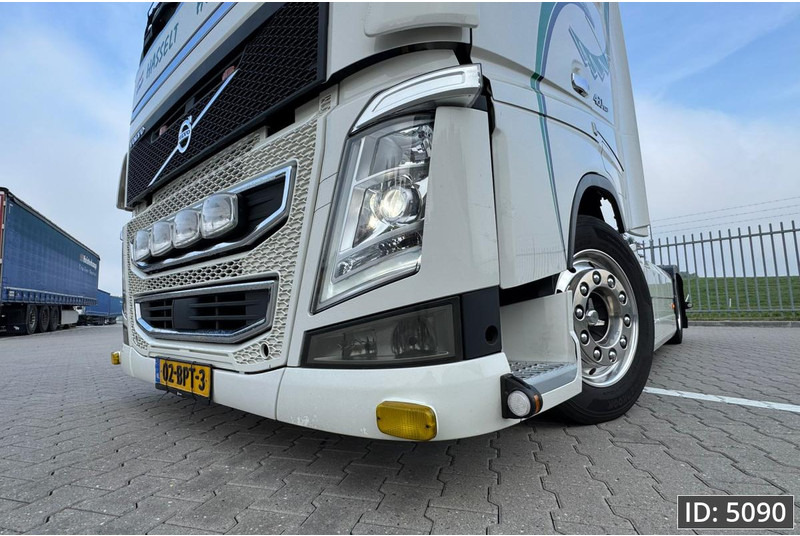 Volvo FH 460 Globetrotter XL, Euro 6, / Like new! / Special interior / Standklima / 2 Tanks - Тягач: фото 5 Volvo FH 460 Globetrotter XL, Euro 6, / Like new! / Special interior / Standklima / 2 Tanks - Тягач: фото 5
