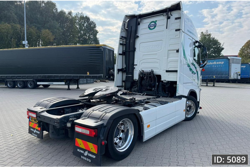 Volvo FH 460 Globetrotter XL, Euro 6, / Like new! / Special interior / Standklima / 2 Tanks - Тягач: фото 3 Volvo FH 460 Globetrotter XL, Euro 6, / Like new! / Special interior / Standklima / 2 Tanks - Тягач: фото 3