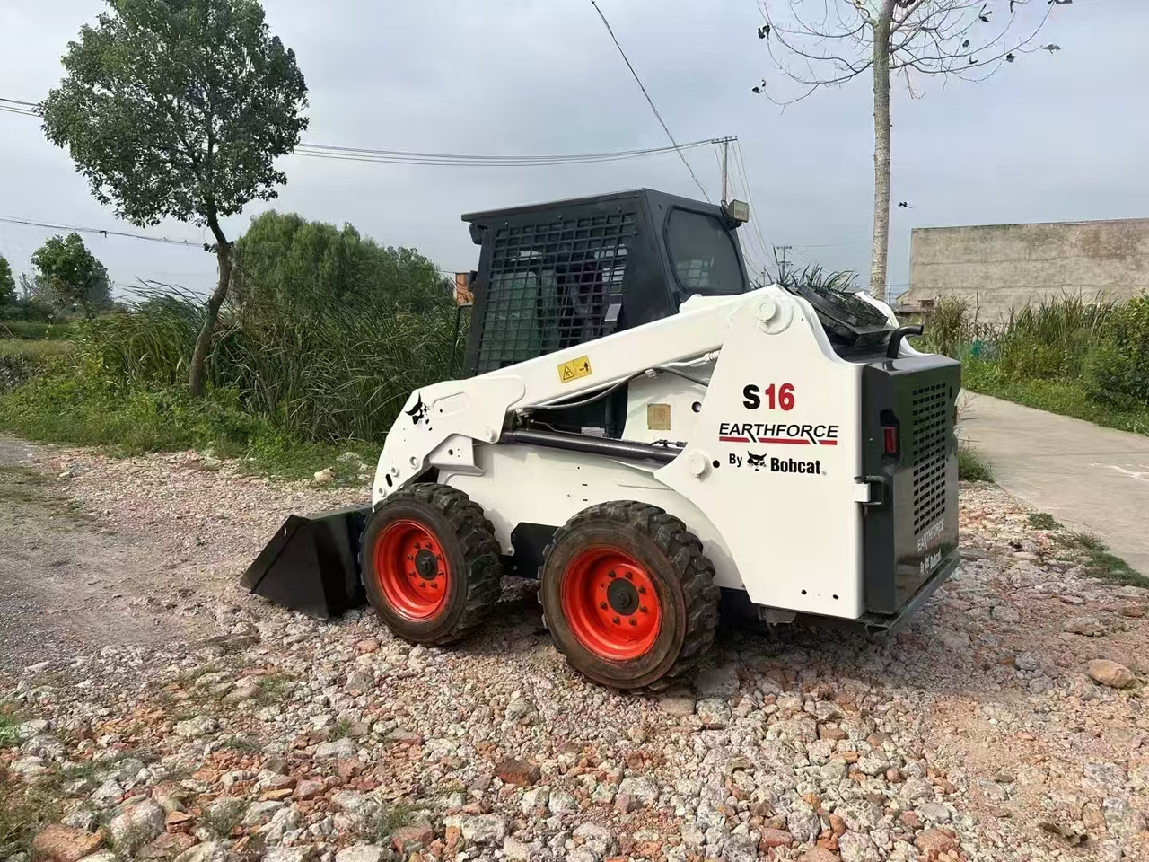 BOBCAT Skid Steer Loader S16 - Міні-навантажувач: фото 4 BOBCAT Skid Steer Loader S16 - Міні-навантажувач: фото 4