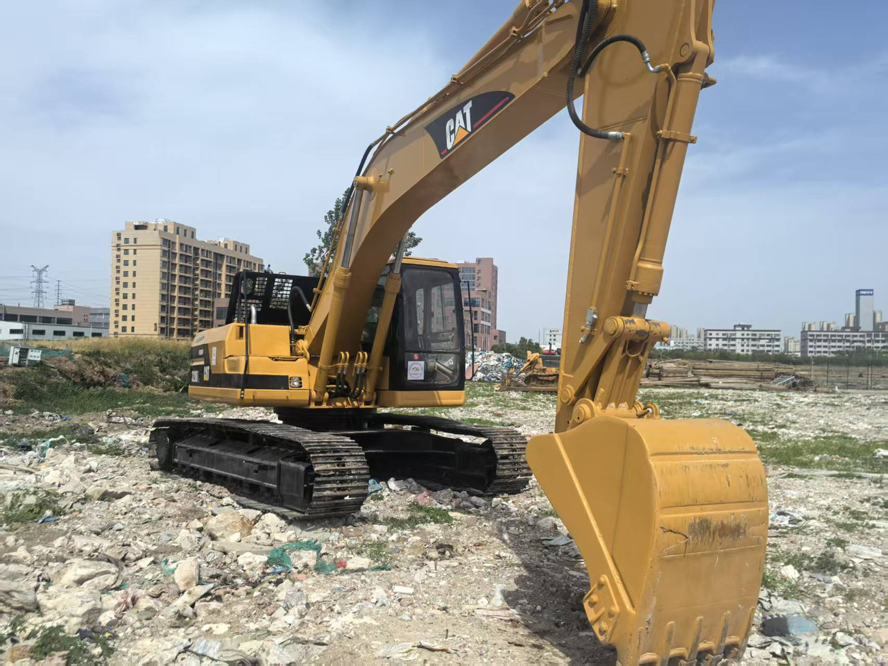 CAT 320BL - Гусеничний екскаватор: фото 1 CAT 320BL - Гусеничний екскаватор: фото 1