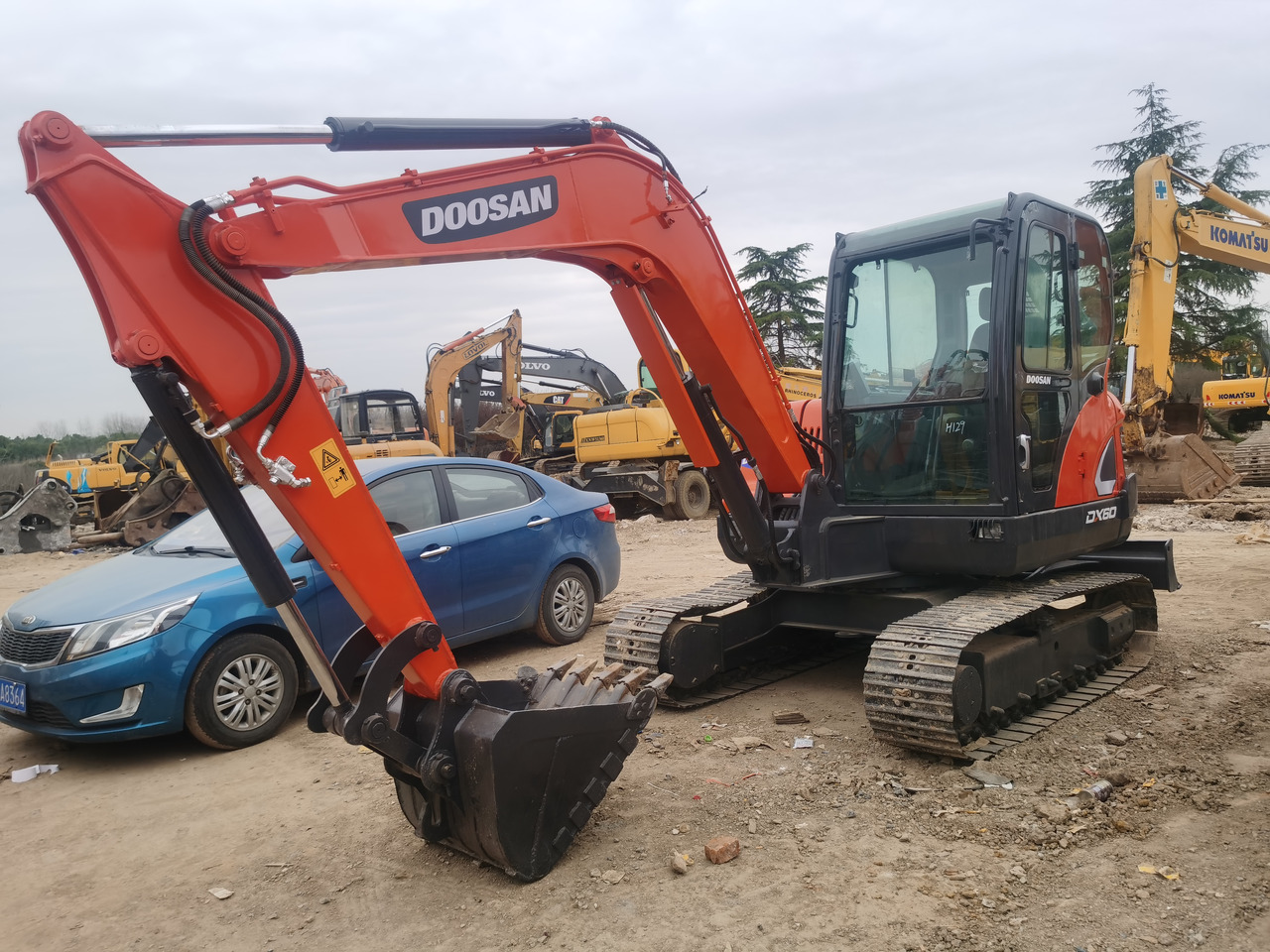 DOOSAN DX60 - Гусеничний екскаватор: фото 1 DOOSAN DX60 - Гусеничний екскаватор: фото 1