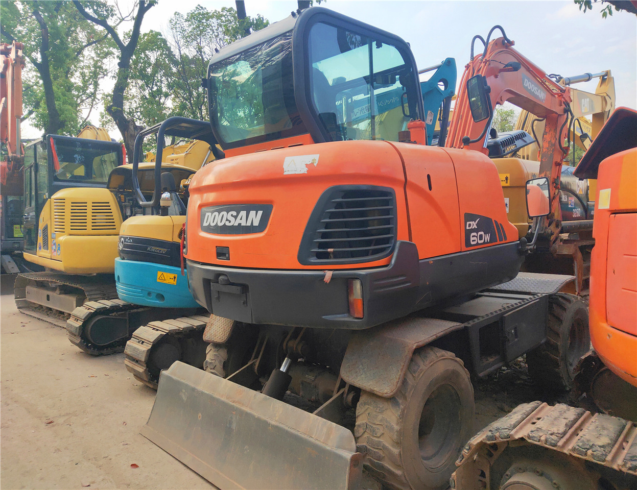 DOOSAN Mini Excavator DX60W Click Here for Discount - Міні-екскаватор: фото 1 DOOSAN Mini Excavator DX60W Click Here for Discount - Міні-екскаватор: фото 1