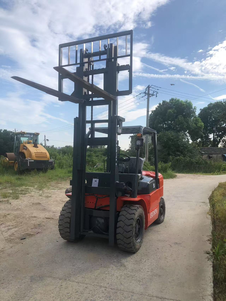 HELI 5Ton Forklift - Дизельний навантажувач: фото 4 HELI 5Ton Forklift - Дизельний навантажувач: фото 4