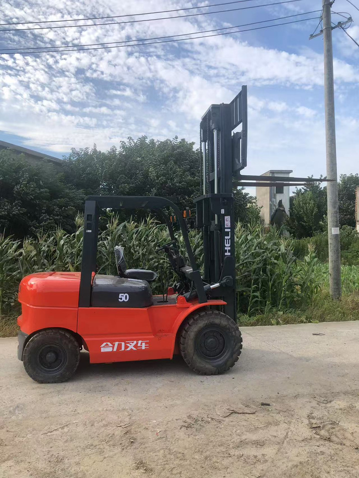 HELI 5Ton Forklift - Дизельний навантажувач: фото 1 HELI 5Ton Forklift - Дизельний навантажувач: фото 1