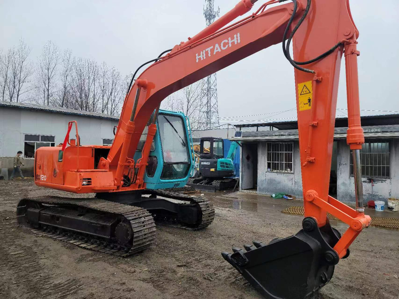 HITACHI EX120-3 - Гусеничний екскаватор: фото 3 HITACHI EX120-3 - Гусеничний екскаватор: фото 3