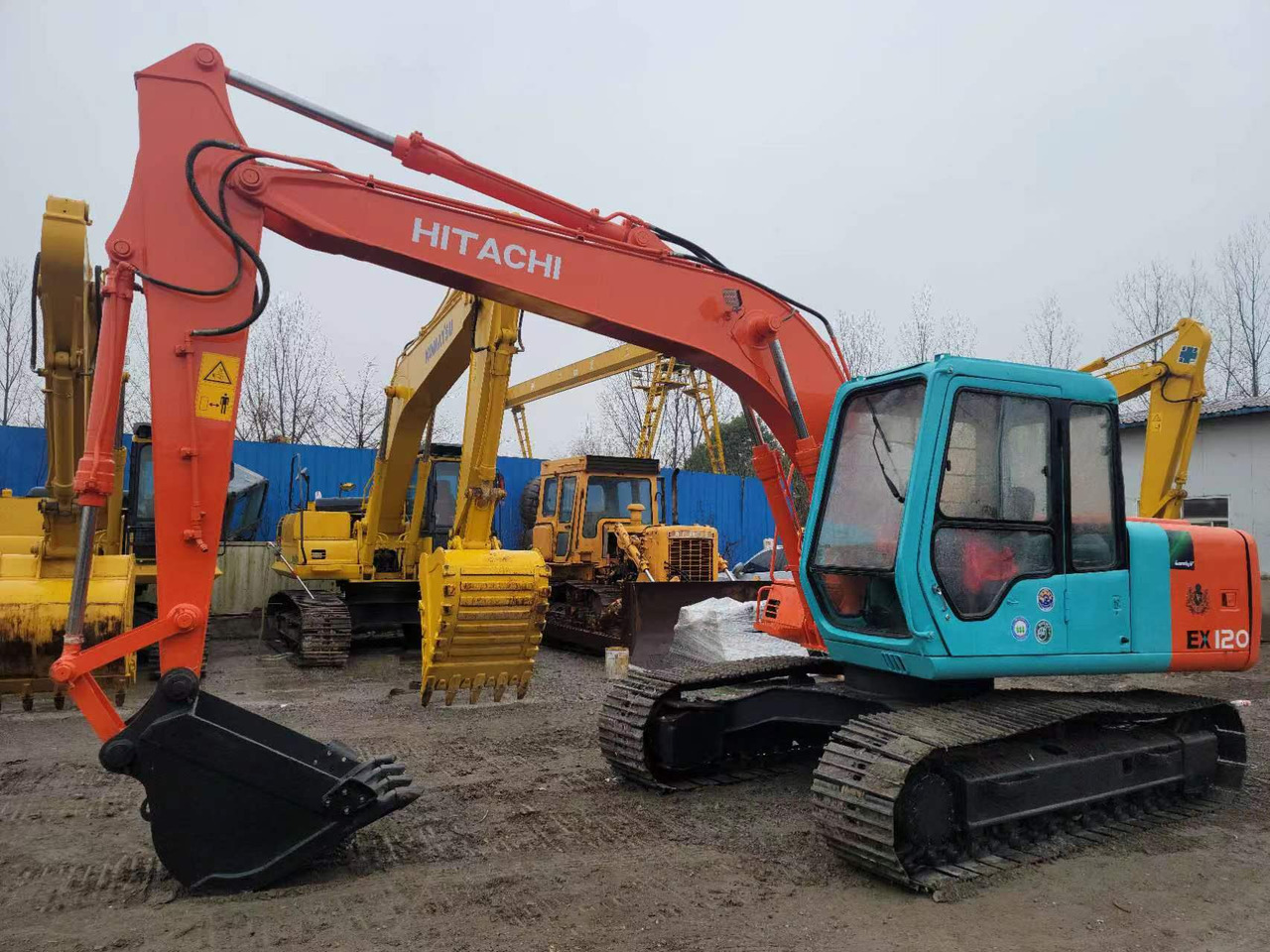 HITACHI EX120-3 - Гусеничний екскаватор: фото 1 HITACHI EX120-3 - Гусеничний екскаватор: фото 1