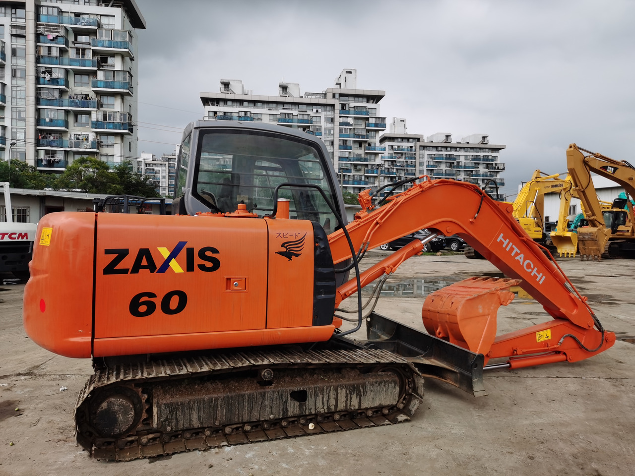 HITACHI ZX60 - Гусеничний екскаватор: фото 1 HITACHI ZX60 - Гусеничний екскаватор: фото 1