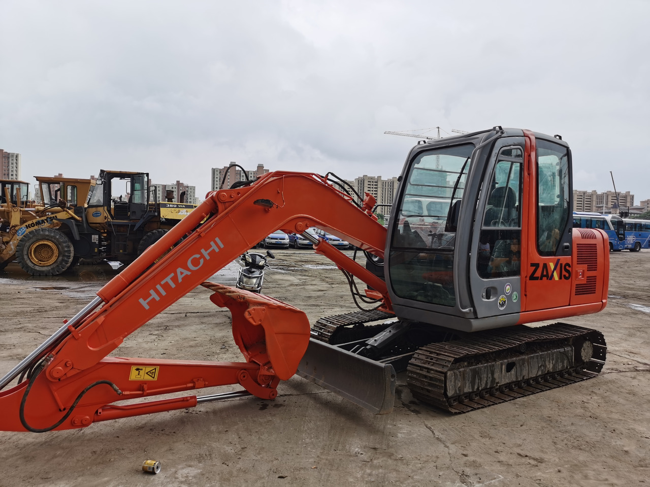 HITACHI ZX60 - Гусеничний екскаватор: фото 4 HITACHI ZX60 - Гусеничний екскаватор: фото 4
