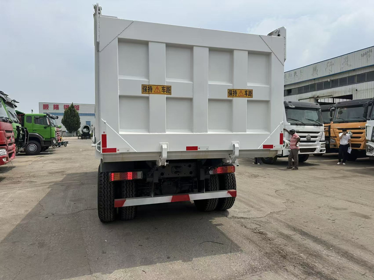 HOWO Howo Dump truck 6✖4 White - Самоскид вантажівка: фото 5 HOWO Howo Dump truck 6✖4 White - Самоскид вантажівка: фото 5