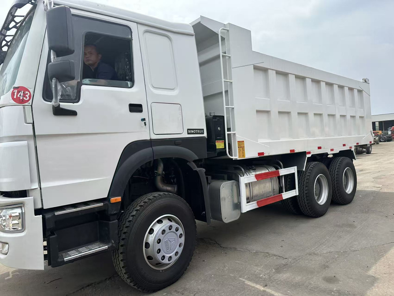 HOWO Howo Dump truck 6✖4 White - Самоскид вантажівка: фото 2 HOWO Howo Dump truck 6✖4 White - Самоскид вантажівка: фото 2