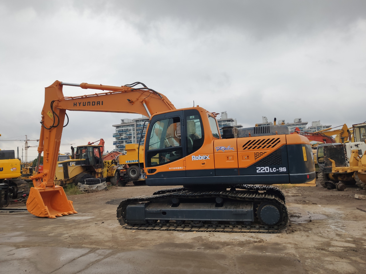 HYUNDAI Crawler Excavator R220-9S Click Here for Discount - Гусеничний екскаватор: фото 1 HYUNDAI Crawler Excavator R220-9S Click Here for Discount - Гусеничний екскаватор: фото 1