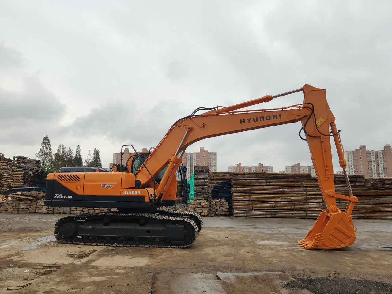 HYUNDAI Crawler Excavator R220-9S Click Here for Discount - Гусеничний екскаватор: фото 2 HYUNDAI Crawler Excavator R220-9S Click Here for Discount - Гусеничний екскаватор: фото 2
