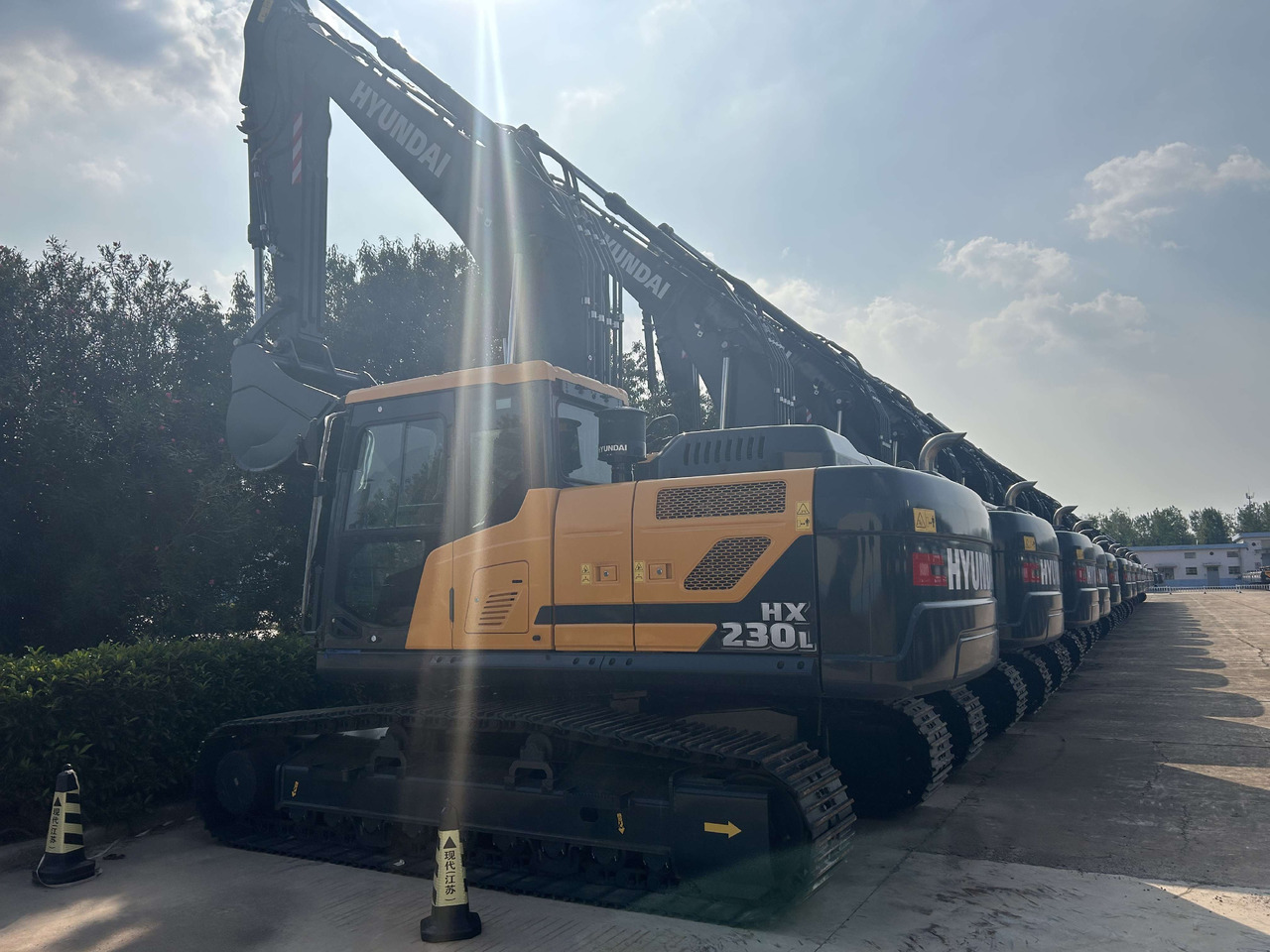 HYUNDAI Excavator HX230 Click Here for Discount - Екскаватор: фото 2 HYUNDAI Excavator HX230 Click Here for Discount - Екскаватор: фото 2