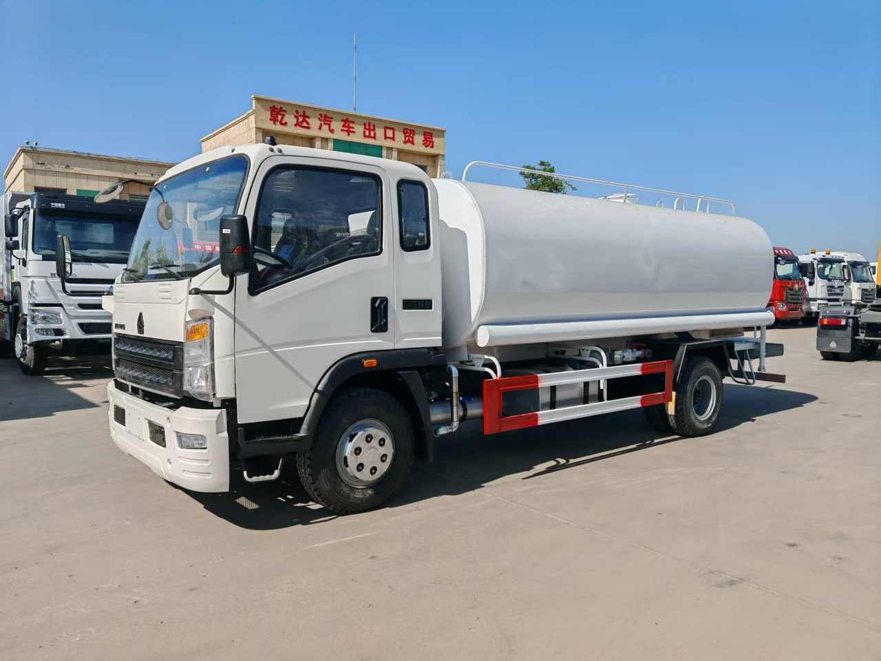 Howo Water Tanker Click for Discount - Насос для води: фото 5 Howo Water Tanker Click for Discount - Насос для води: фото 5