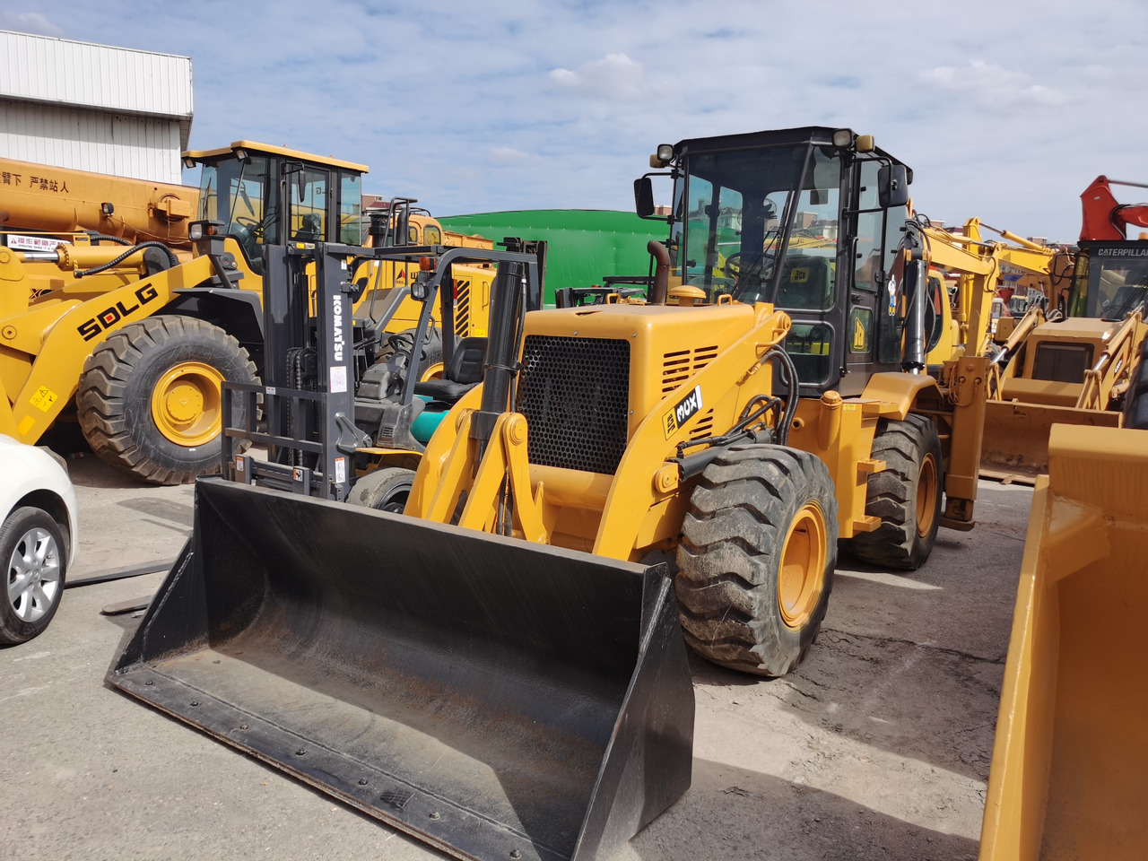 JCB 3CX Backhoe Loader Click Here for Discount - Екскаватор-навантажувач: фото 1 JCB 3CX Backhoe Loader Click Here for Discount - Екскаватор-навантажувач: фото 1
